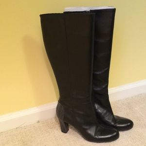 Black faux-leather knee-boots from Jacob